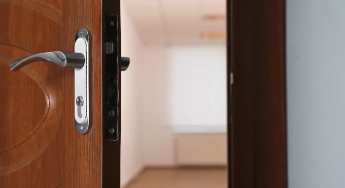 Ouverture de porte claqu&eacute;e &agrave; la radiographie